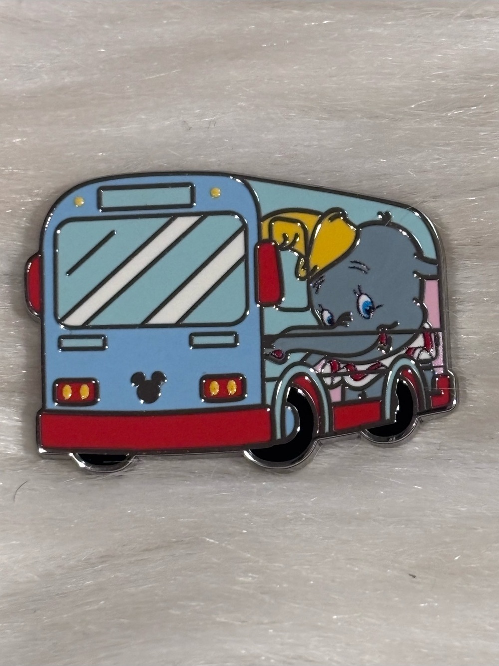 DLR Dumbo Disney Buses Wave A Series 4 2026 Hidden Mickey Disney Pin